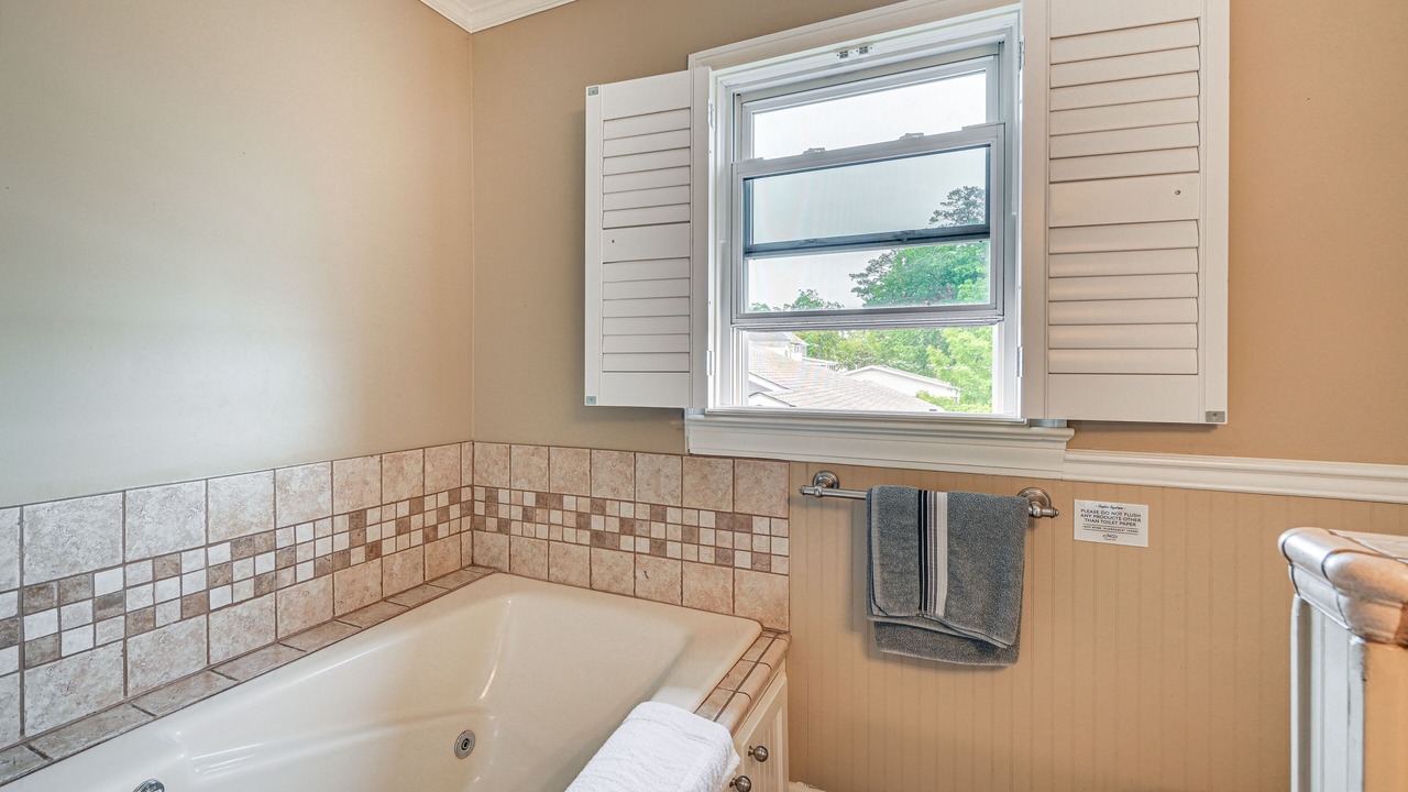 Photo of Bathroom in River Road