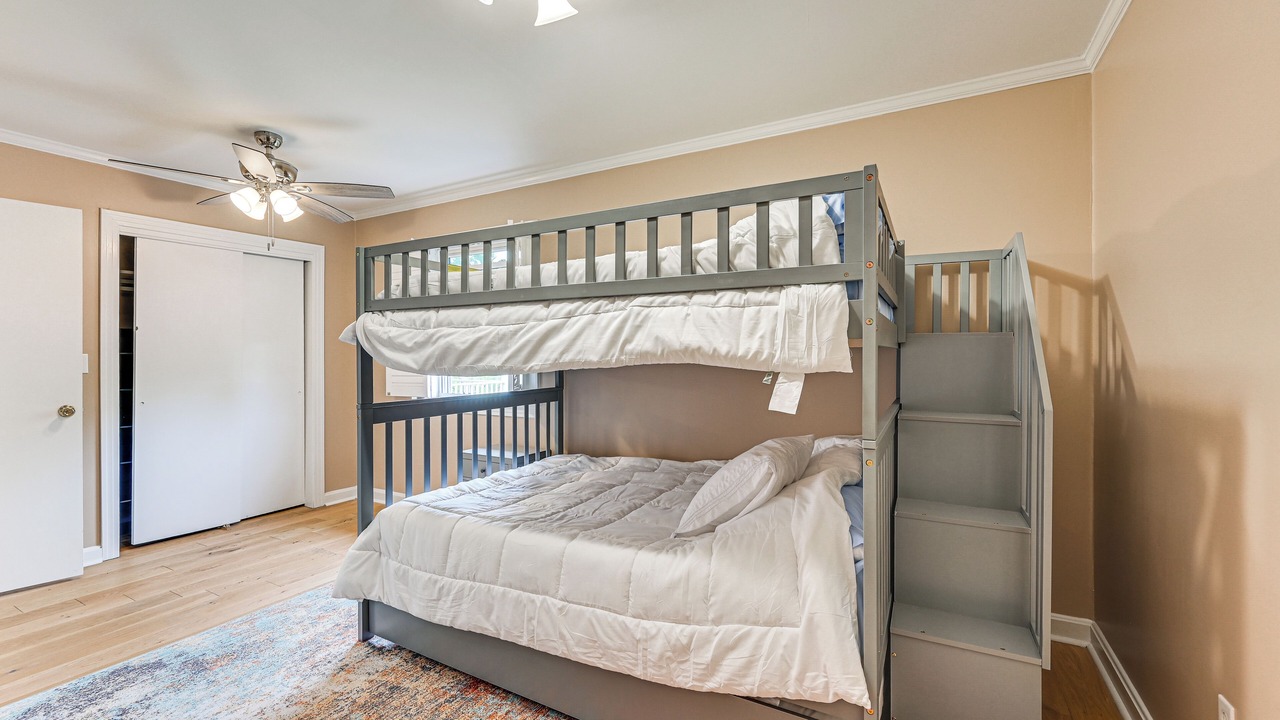 Photo of Bedroom in River Road