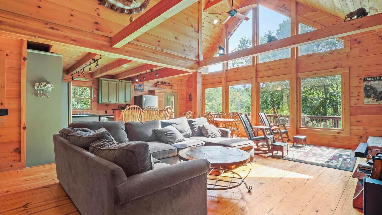 Photo of Livingroom in Lake Lure