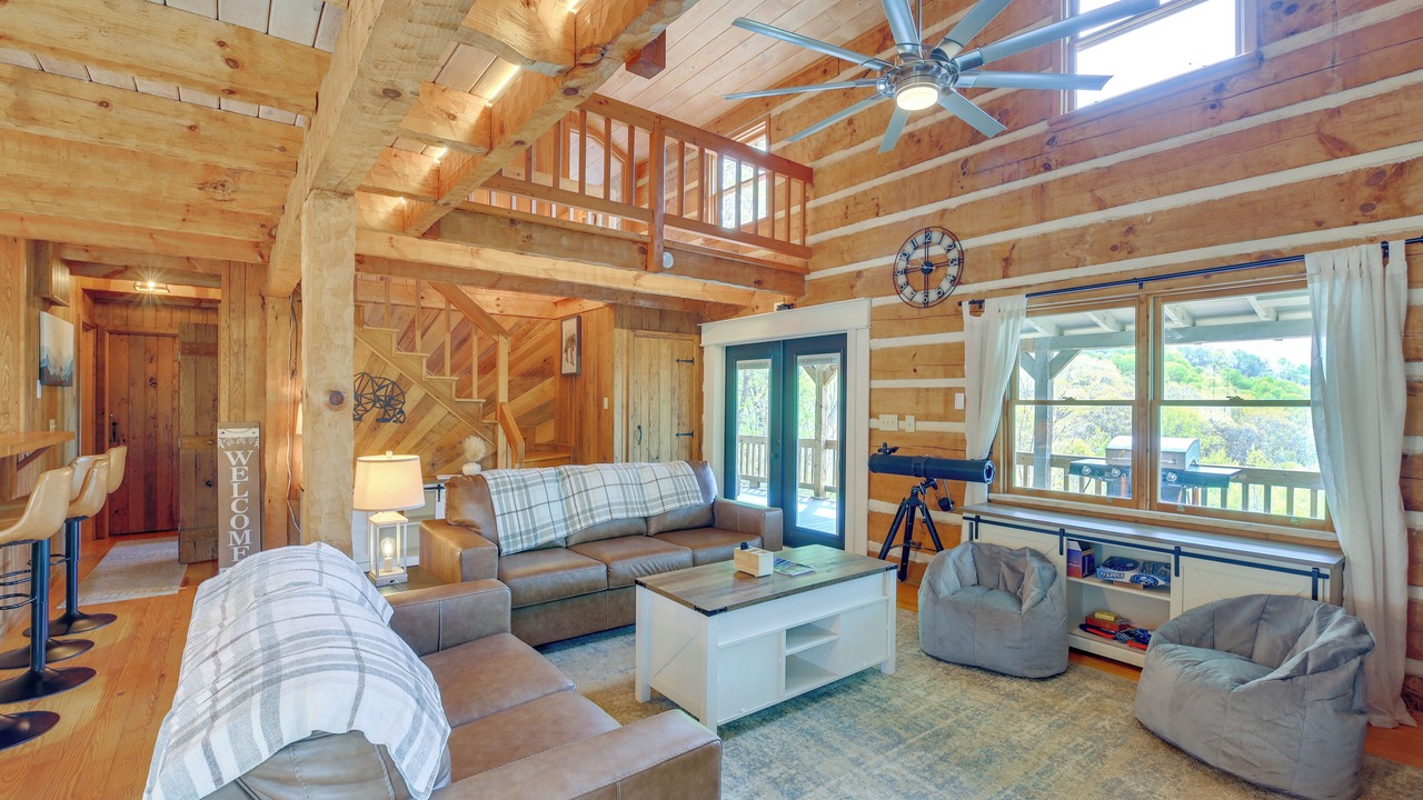 Photo of Livingroom in Warrensville
