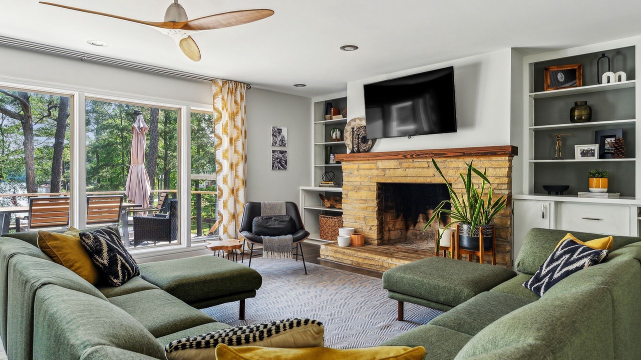 Photo of Livingroom in Whispering Pines