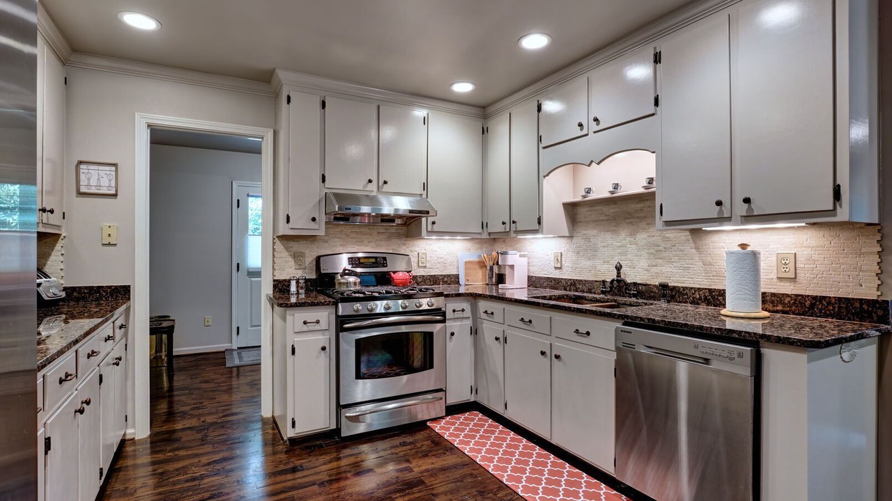 Photo of Kitchen in Scaly Mountain