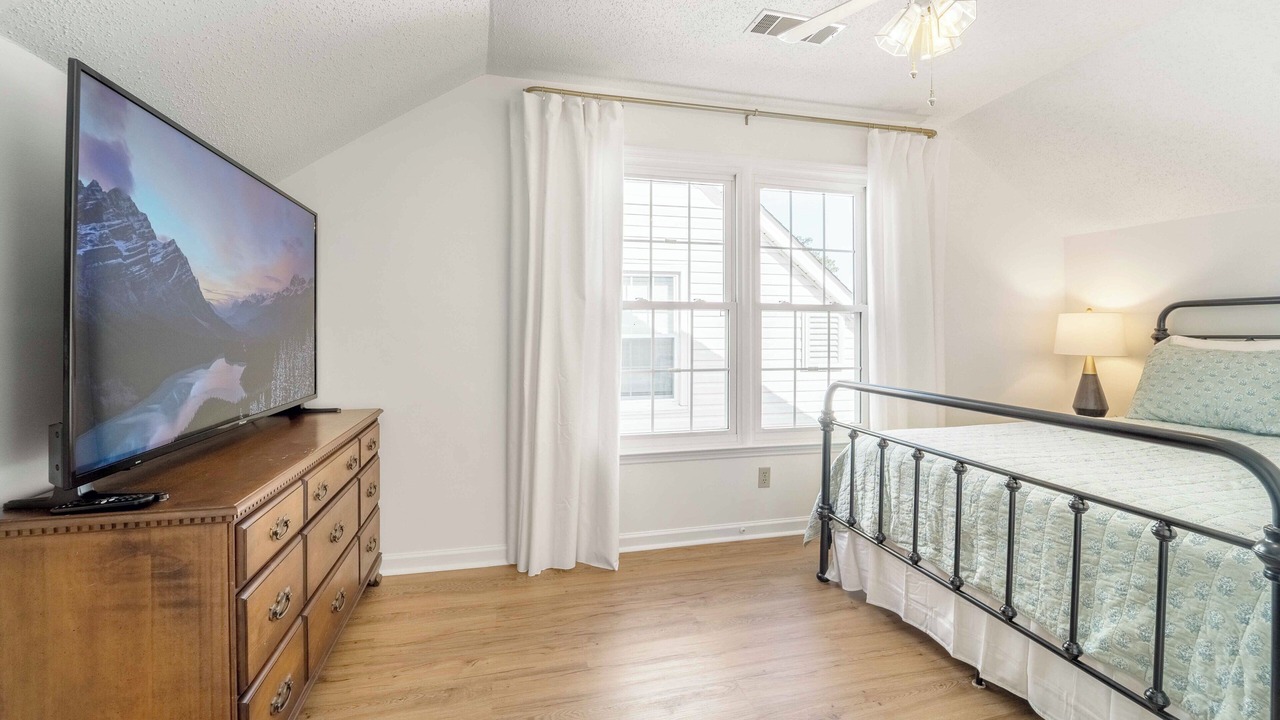 Photo of Bedroom in Summerville