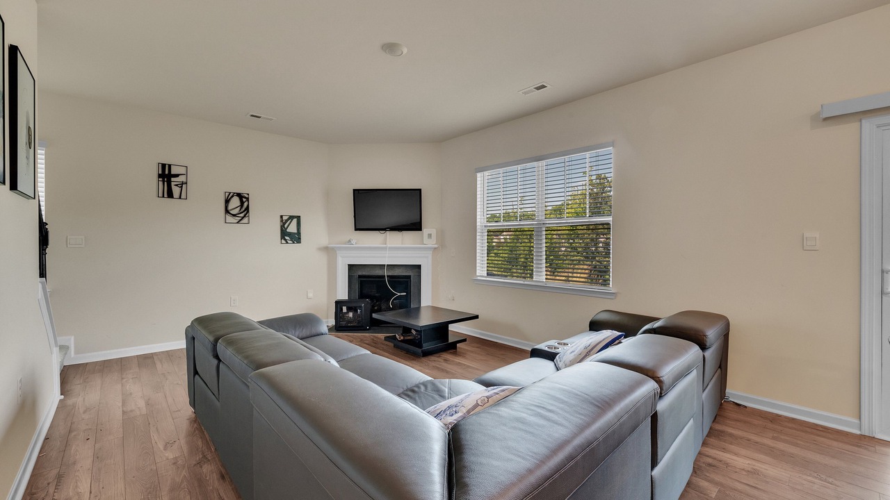 Photo of Livingroom in Moores Chapel