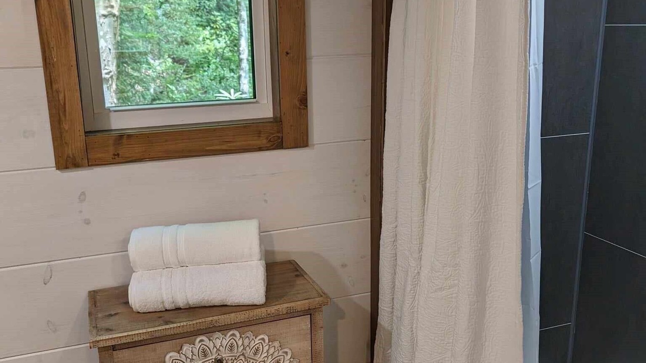 Photo of Bathroom in Old Fort