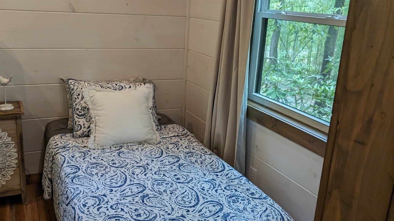 Photo of Bedroom in Old Fort