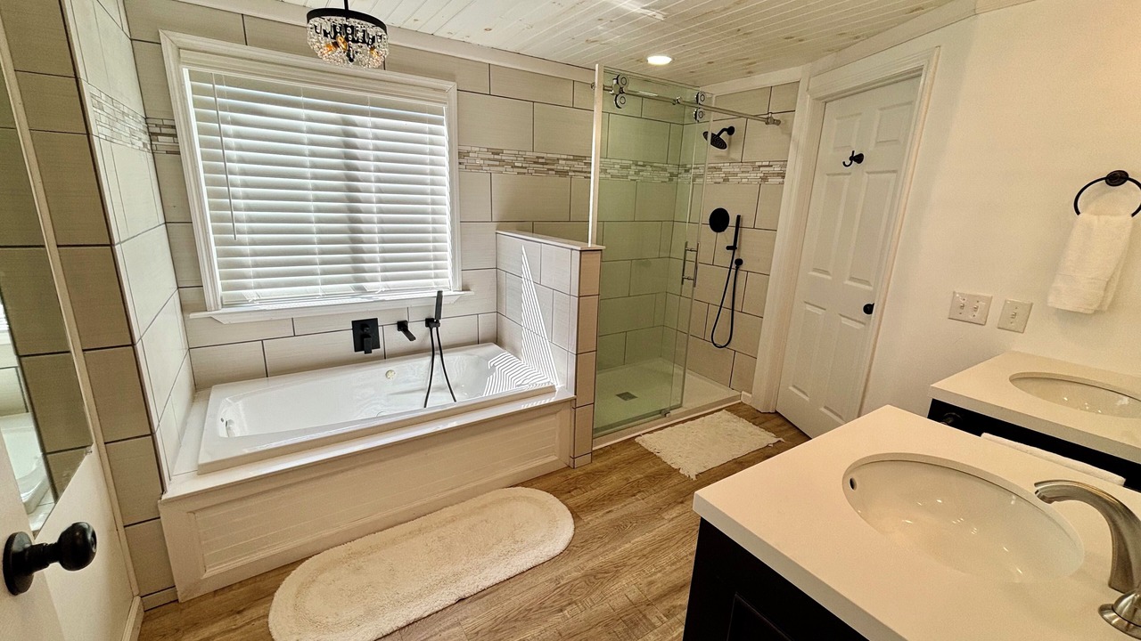 Photo of Bathroom in Manteo