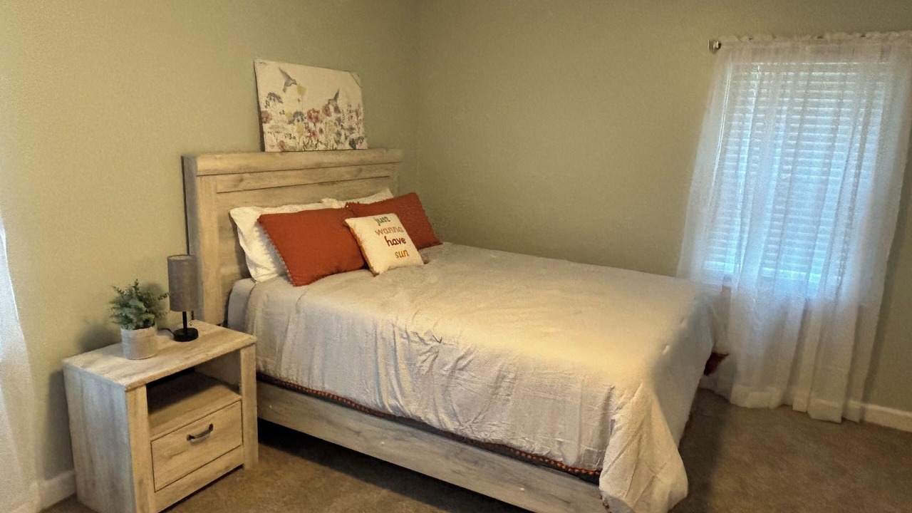 Photo of Bedroom in Manteo