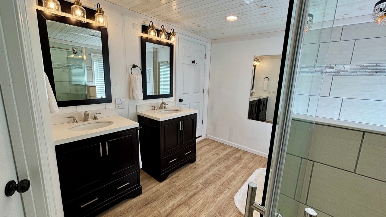 Photo of Bathroom in Manteo