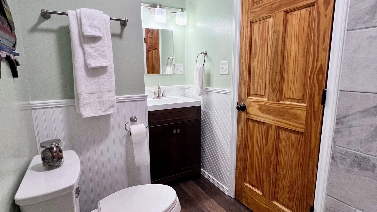 Photo of Bathroom in Manteo