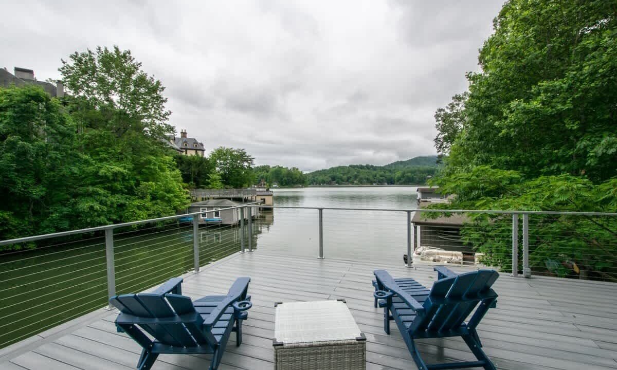 Photo of Patio Balcony in Lake Lure