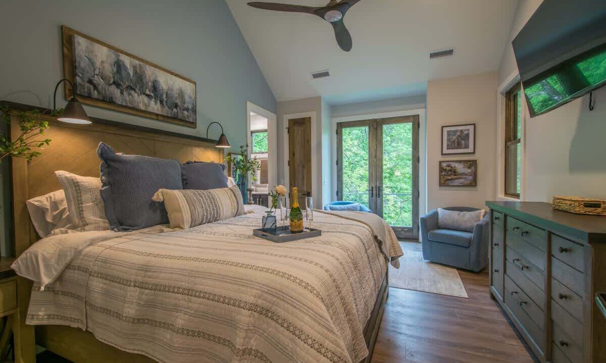 Photo of Bedroom in Lake Lure