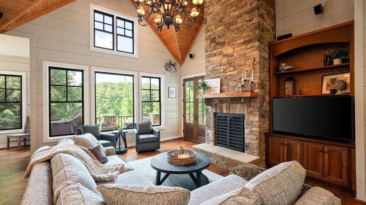 Photo of Livingroom in Jasper