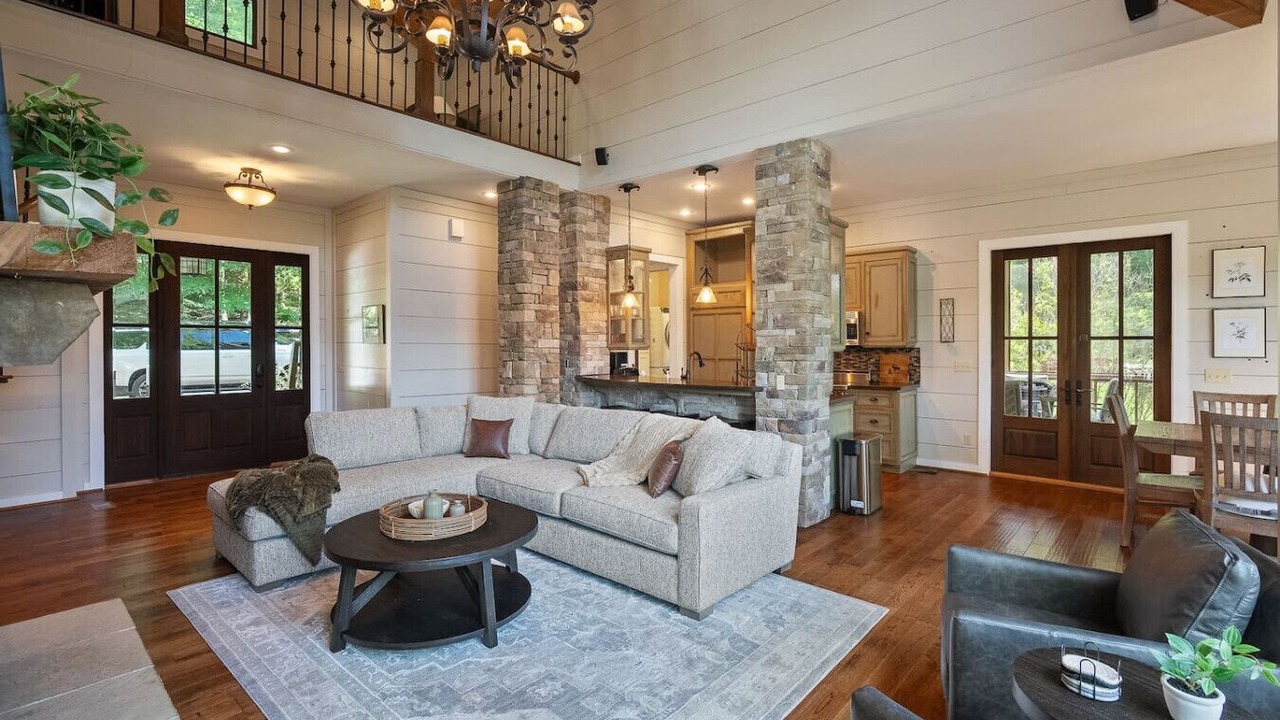 Photo of Livingroom in Jasper