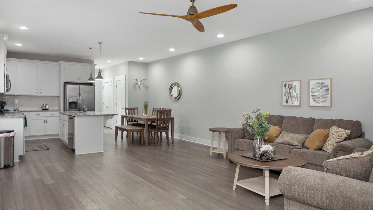 Photo of Livingroom in Talbot's Corner