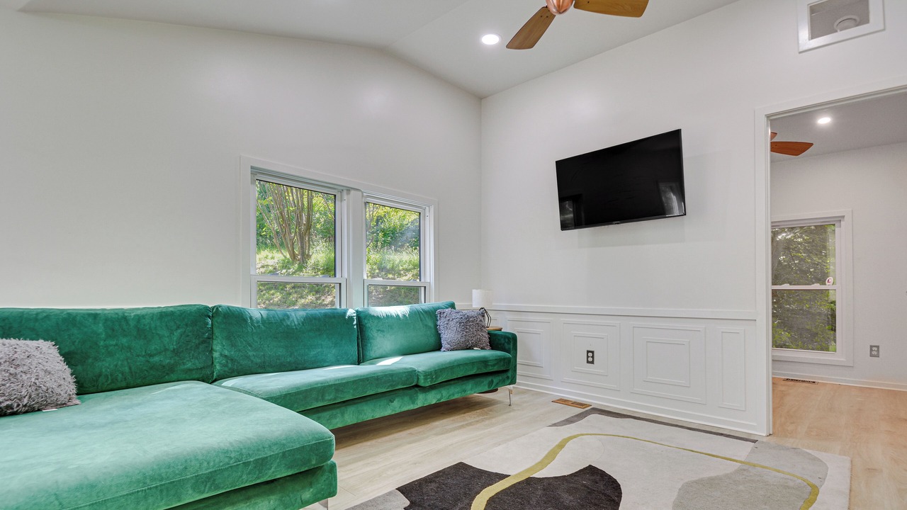Photo of Bedroom in Leasburg
