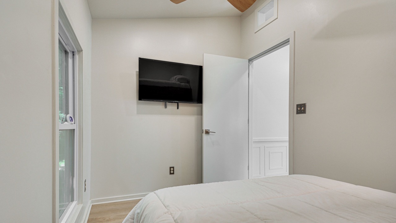 Photo of Bedroom in Leasburg