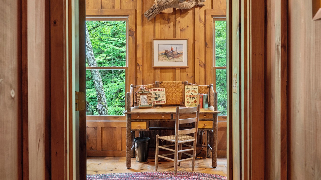 Photo of Bedroom in Mirror Lake