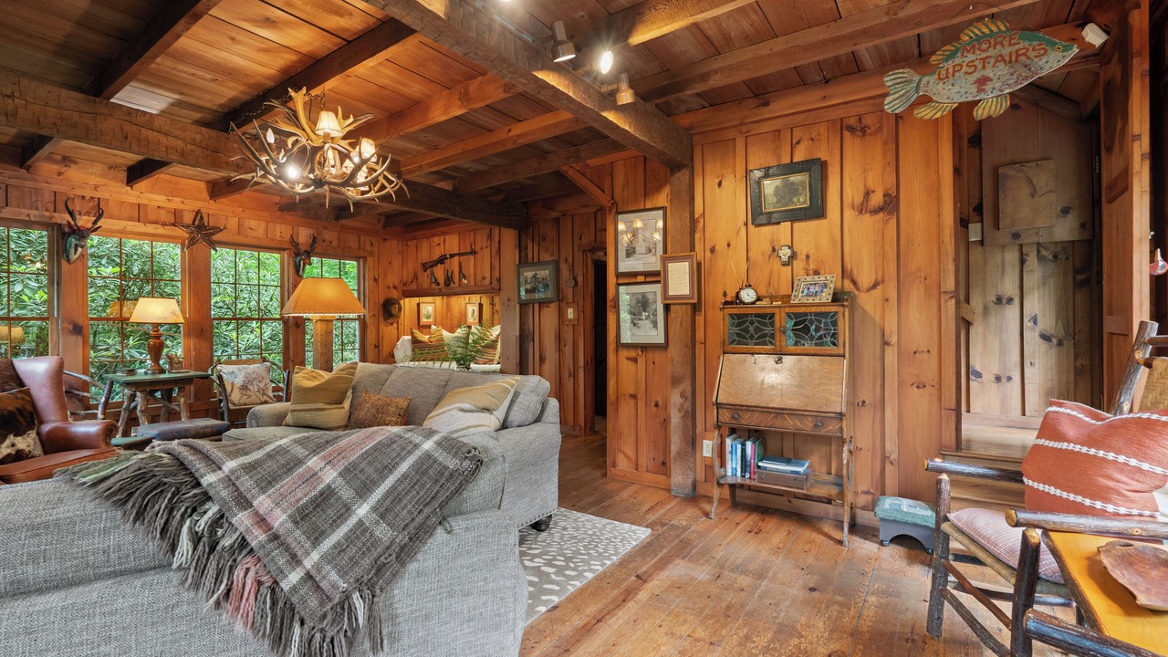 Photo of Bedroom in Mirror Lake