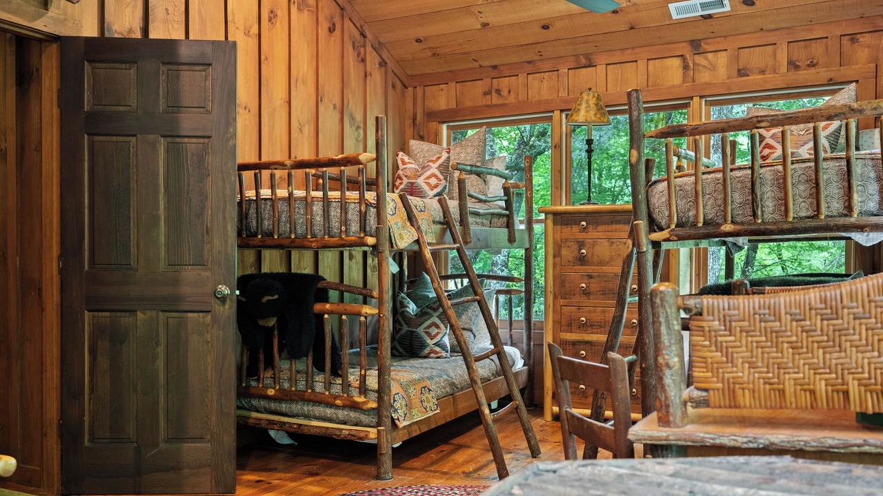 Photo of Bedroom in Mirror Lake