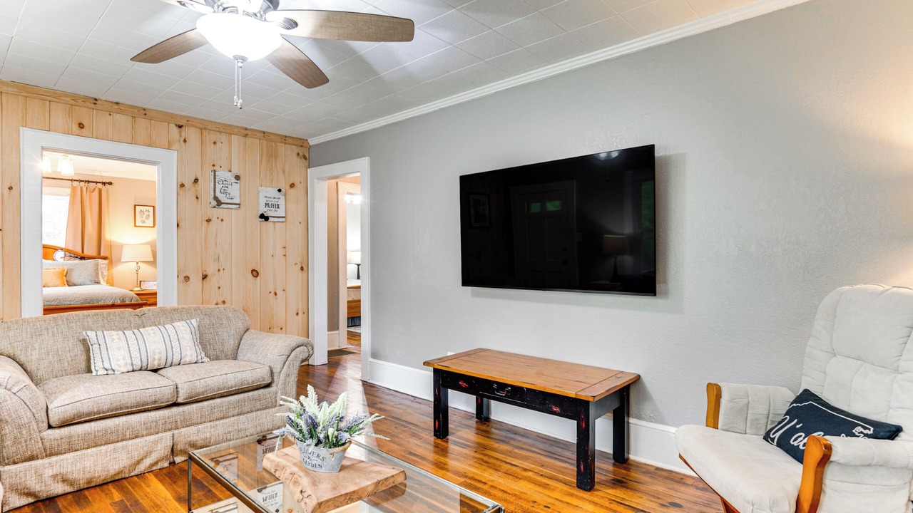 Photo of Livingroom in Forest City