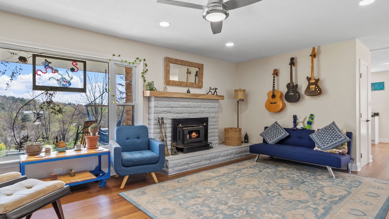 Photo of Livingroom in Asheville