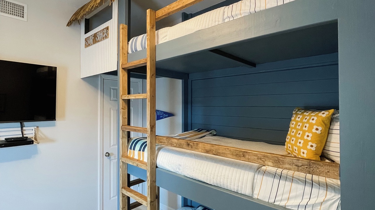 Photo of Bedroom in McCutcheon Field