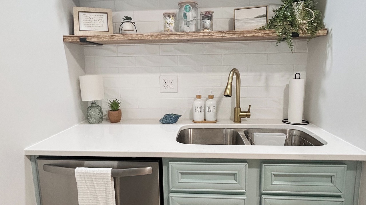 Photo of Kitchen in McCutcheon Field
