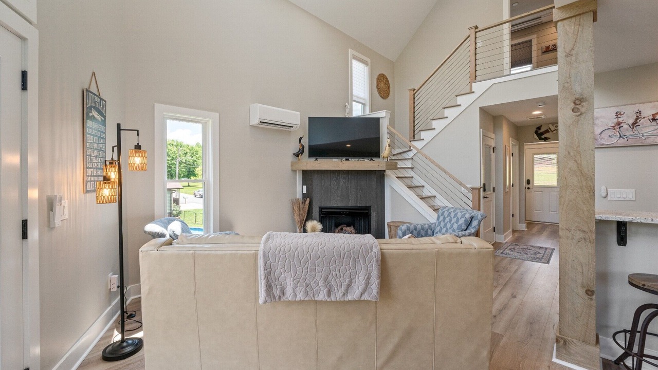 Photo of Livingroom in Rhodhiss