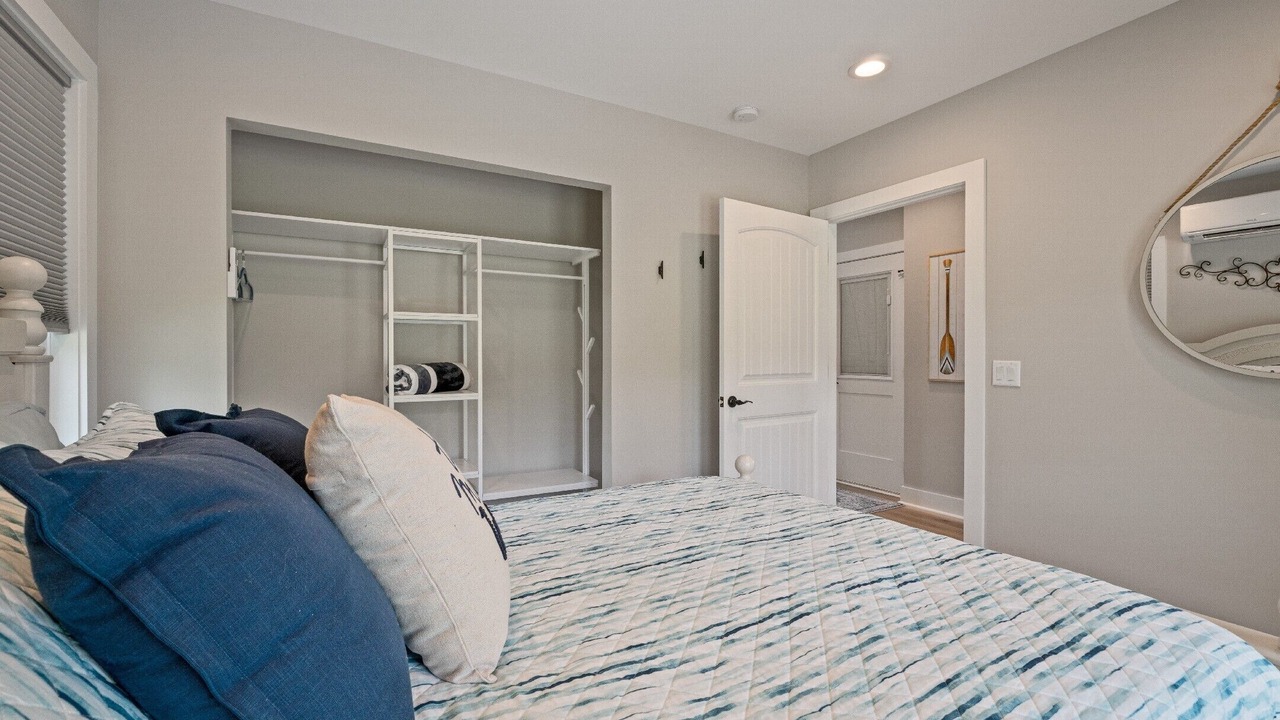 Photo of Bedroom in Rhodhiss