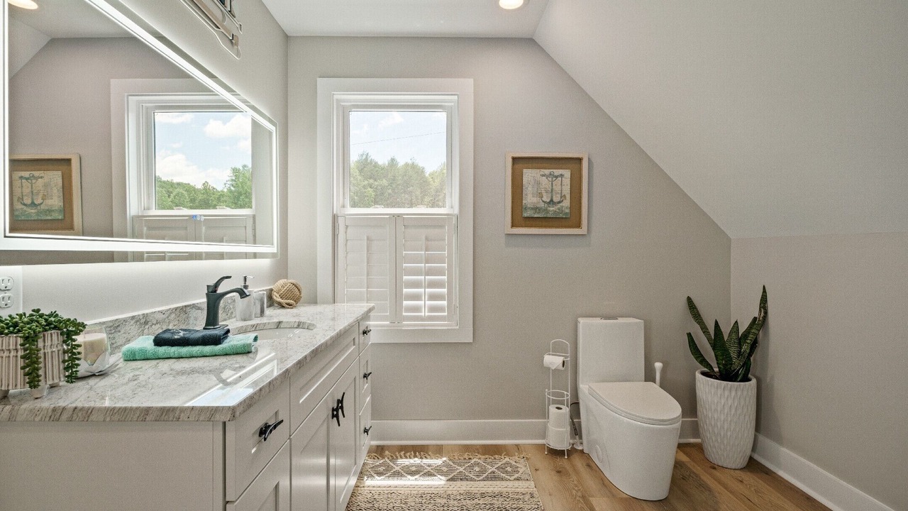 Photo of Bathroom in Rhodhiss