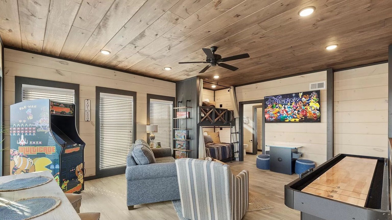 Photo of Bedroom in Wears Valley