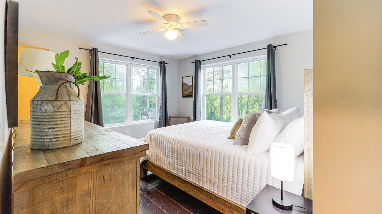 Photo of Bedroom in Warrensville
