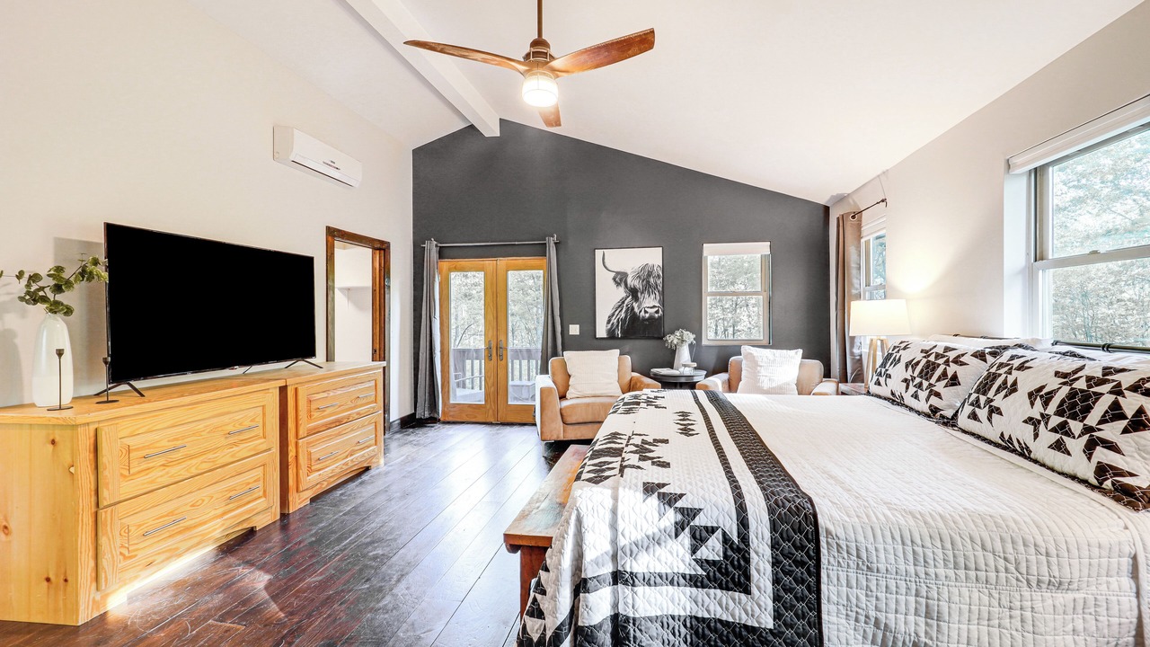 Photo of Bedroom in Warrensville