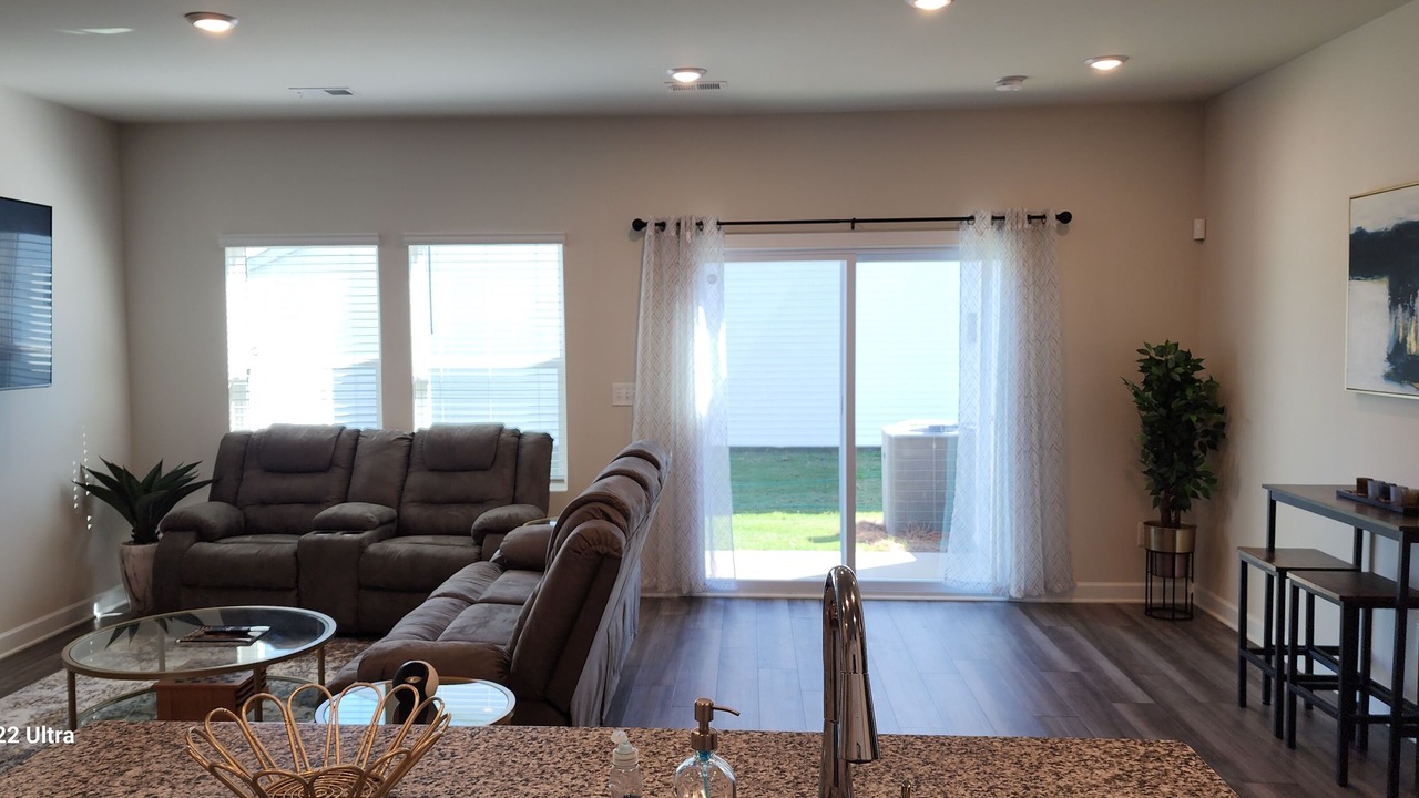 Photo of Livingroom in Oakdale