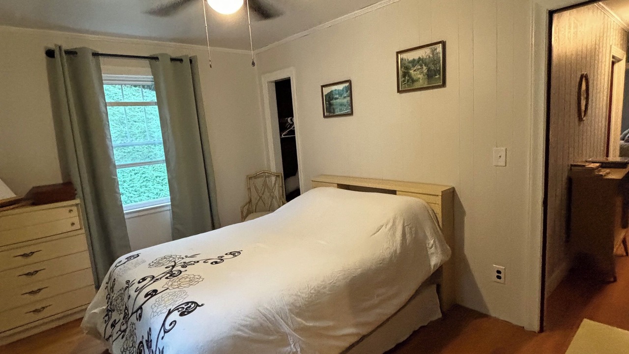 Photo of Bedroom in Crumpler