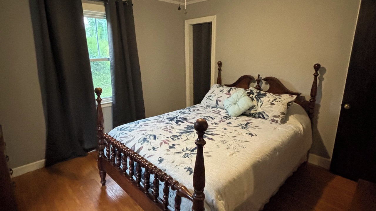 Photo of Bedroom in Crumpler