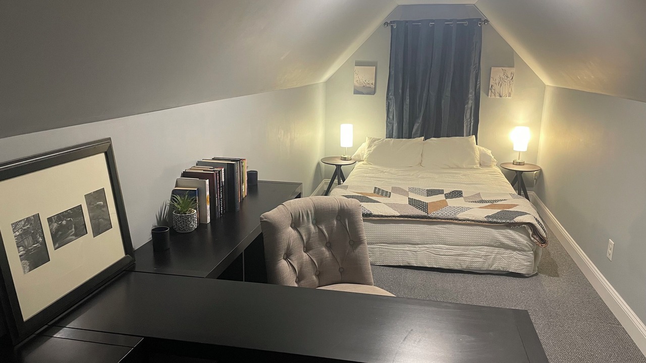 Photo of Bedroom in Southmont