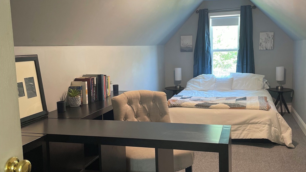 Photo of Bedroom in Southmont