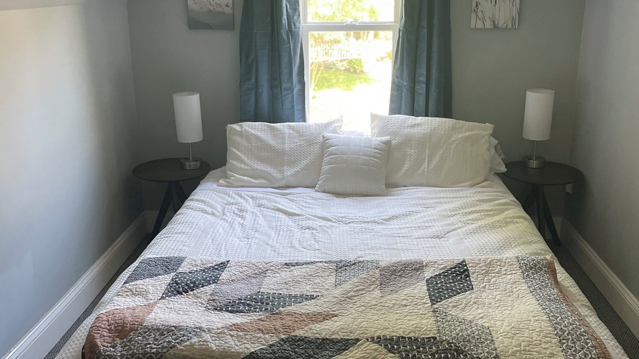Photo of Bedroom in Southmont