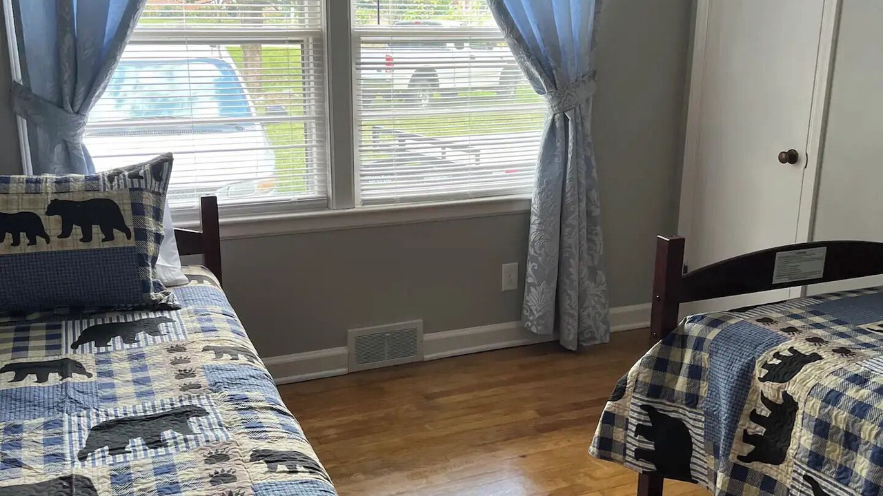 Photo of Bedroom in Hendersonville
