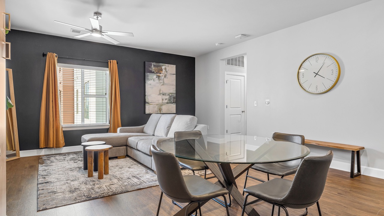 Photo of Livingroom in Eighth Avenue
