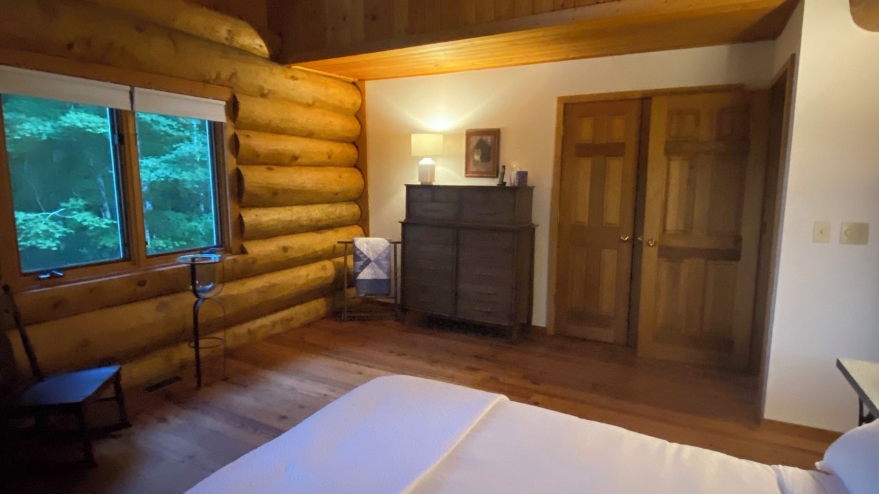 Photo of Bedroom in Robbinsville