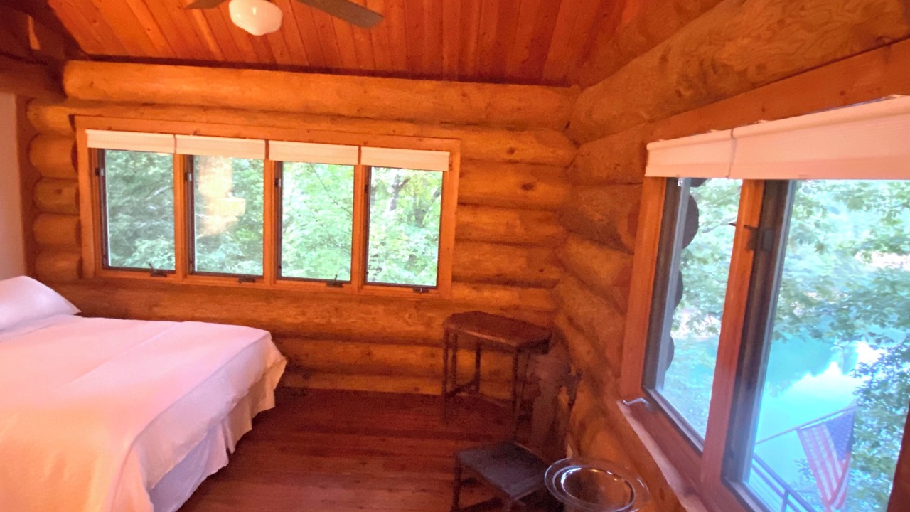 Photo of Bedroom in Robbinsville