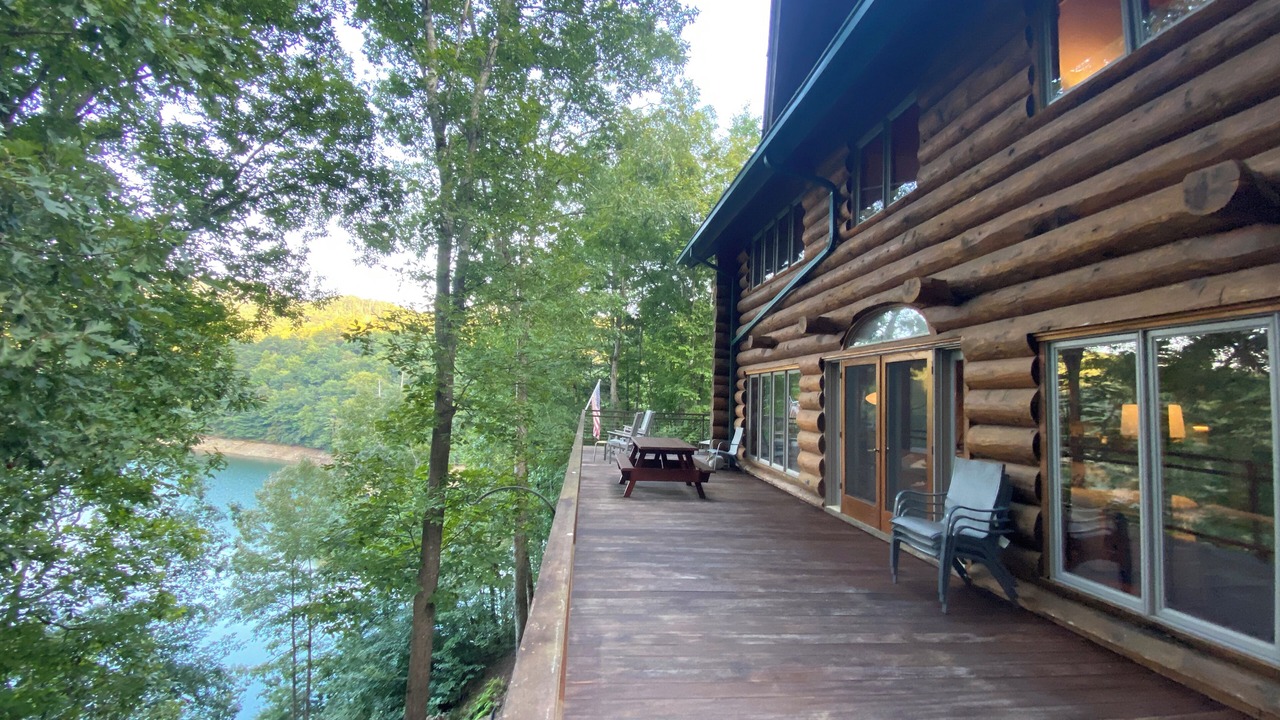 Photo of Patio Balcony in Robbinsville