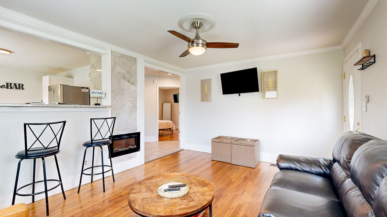 Photo of Livingroom in Burlington