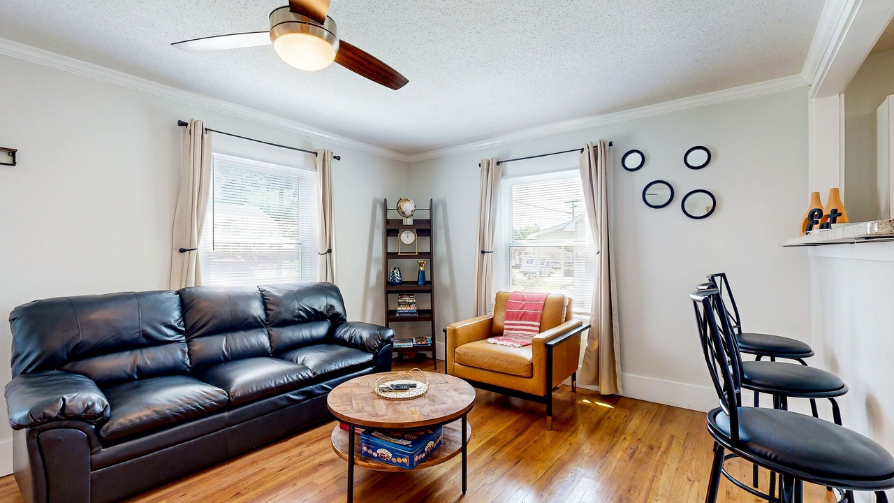 Photo of Livingroom in Burlington
