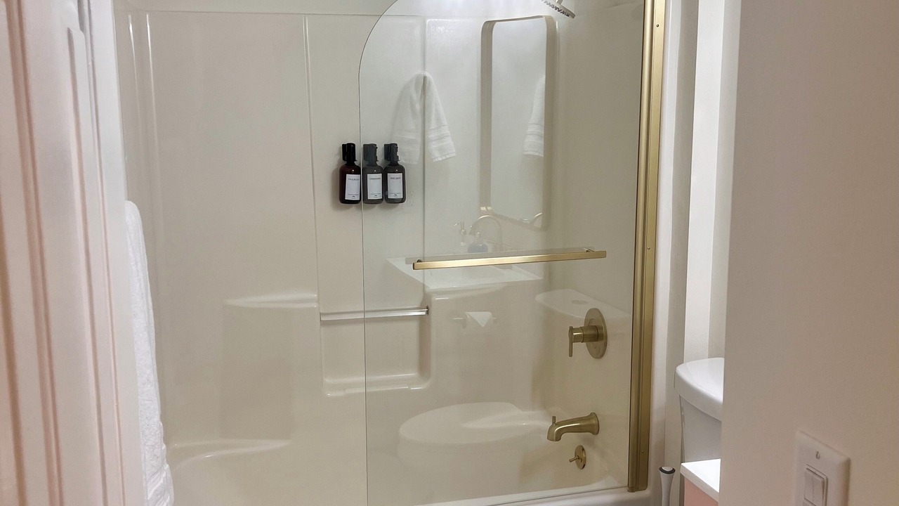 Photo of Bathroom in Hendersonville