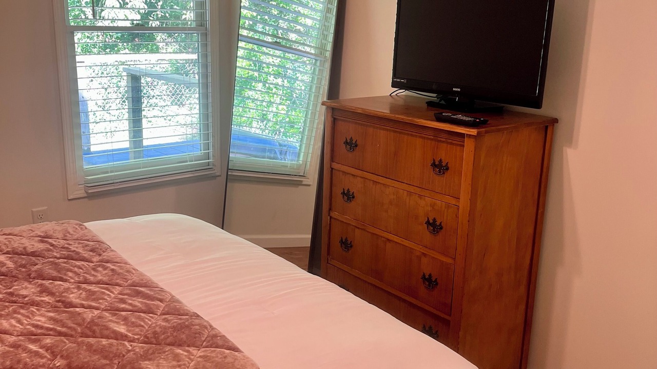 Photo of Bedroom in Hendersonville