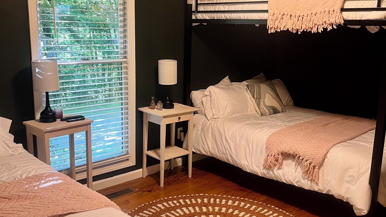 Photo of Bedroom in Hendersonville